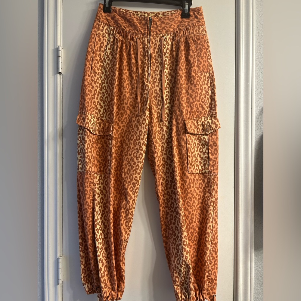 VENUS Tan and Brown Leopard Print Fashion